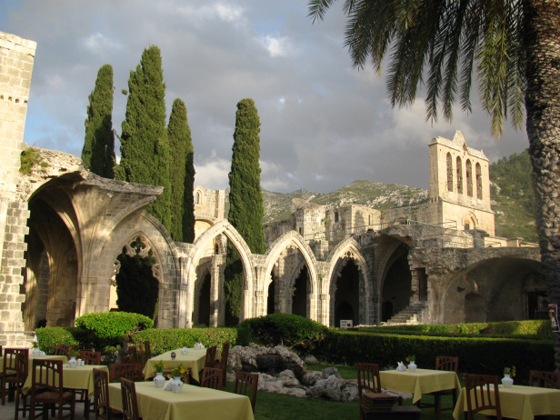 BELLAPAIS MANASTIRI / GİRNE
